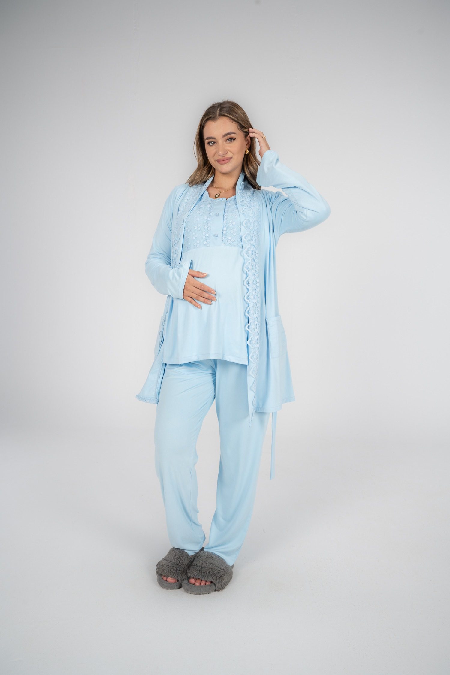 نسخة من جلسة الاستوديو-444-2-1-1